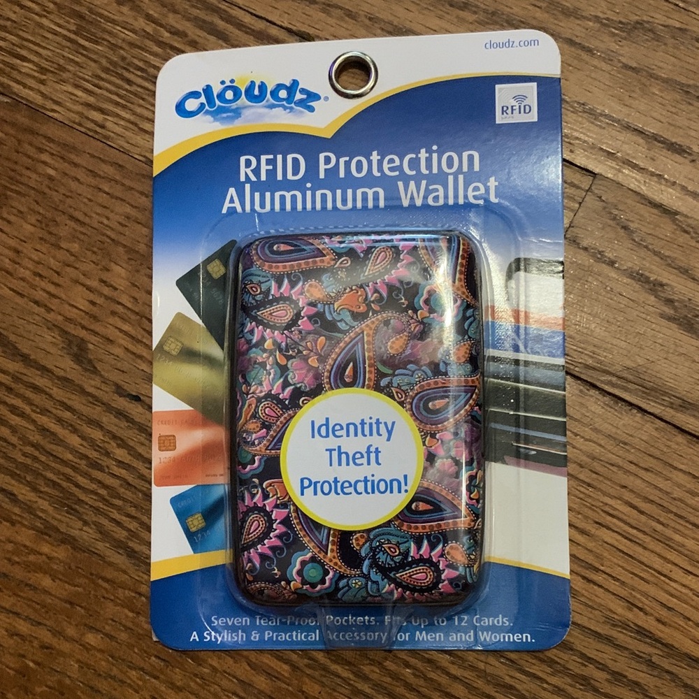 RFID Aluminum Wallet - Pink Paisley Pattern